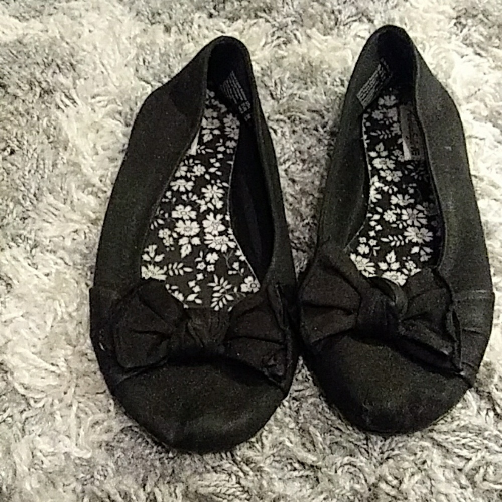 Black velvet loafer with bow